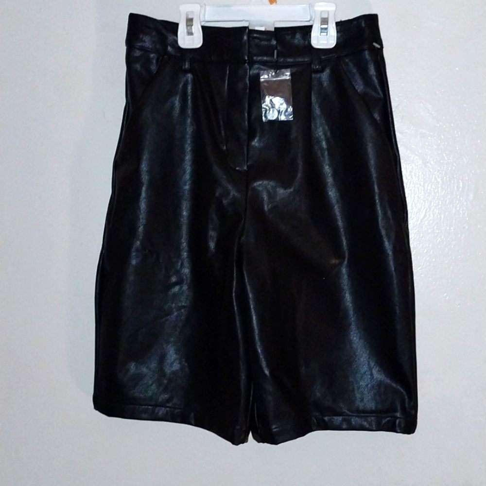 ✨️ EXPRESS like leather shorts ✨️